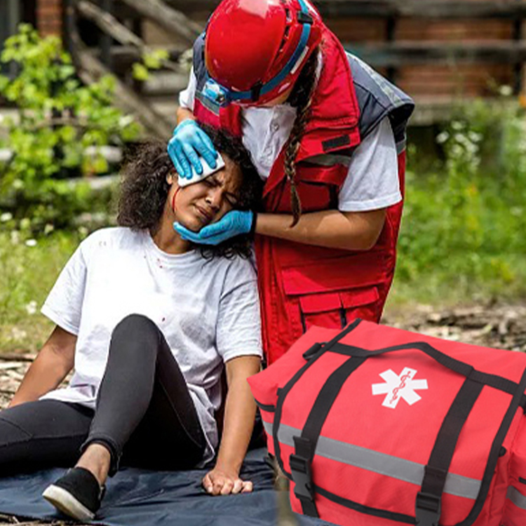 Vollständig ausgestattetes professionelles EMT/EMS-Trauma-Kit für Ersthelfer | HSA/FSA-zugelassen | Reflektierende Tasche mit 8 Reißverschlusstaschen und Fächern und über 200 Erste-Hilfe-Artikeln – Rot